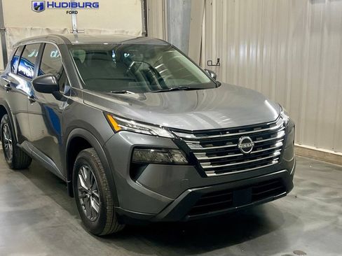 Used 2026 Nissan Rogue S AWD/4WD image 1