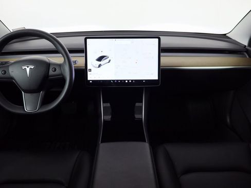 Used 2020 Tesla Model 3 Standard Range image 13