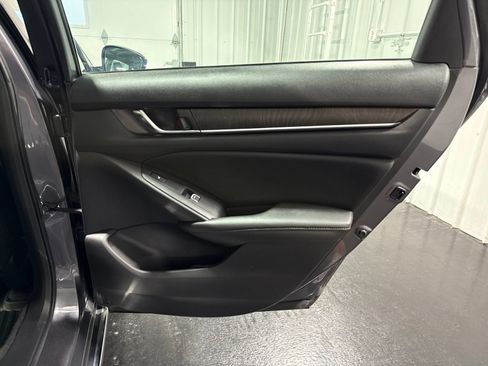 Used 2021 Honda Accord Touring image 14
