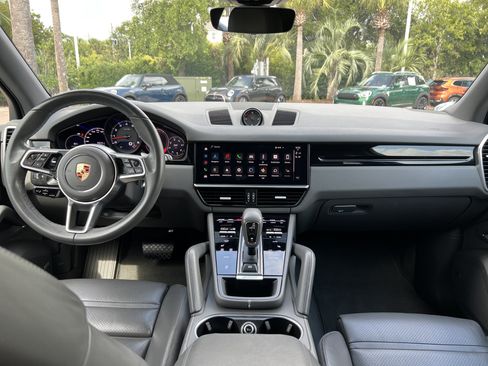 Used 2023 Porsche Cayenne AWD/4WD image 29