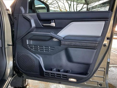 Used 2025 Toyota Tacoma Limited image 22