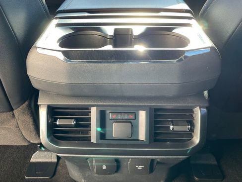 Used 2022 Ford F150 Lariat w/ Equipment Group 502A High image 18