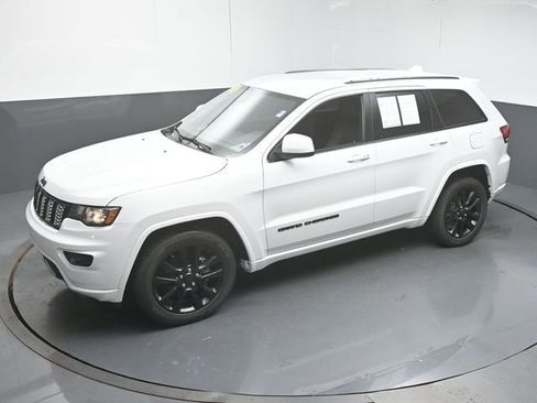 Used 2019 Jeep Grand Cherokee Altitude image 44