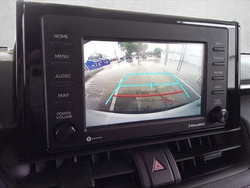 Used 2022 Toyota RAV4 LE image 18