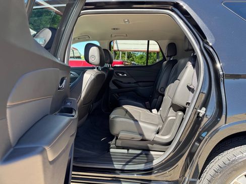Used 2019 Chevrolet Traverse Premier w/ Driver Confidence II Package FWD image 19