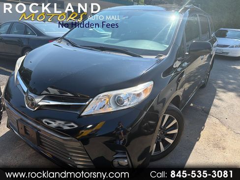 Used 2018 Toyota Sienna XLE w/ XLE Navigation Package AWD/4WD image 1
