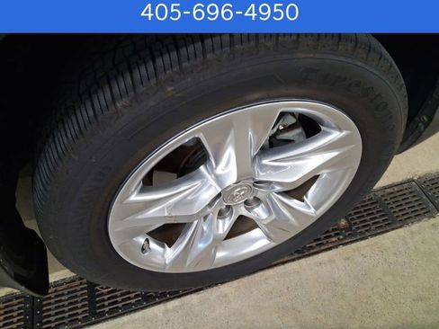 Used 2015 Toyota Highlander Limited Platinum image 10