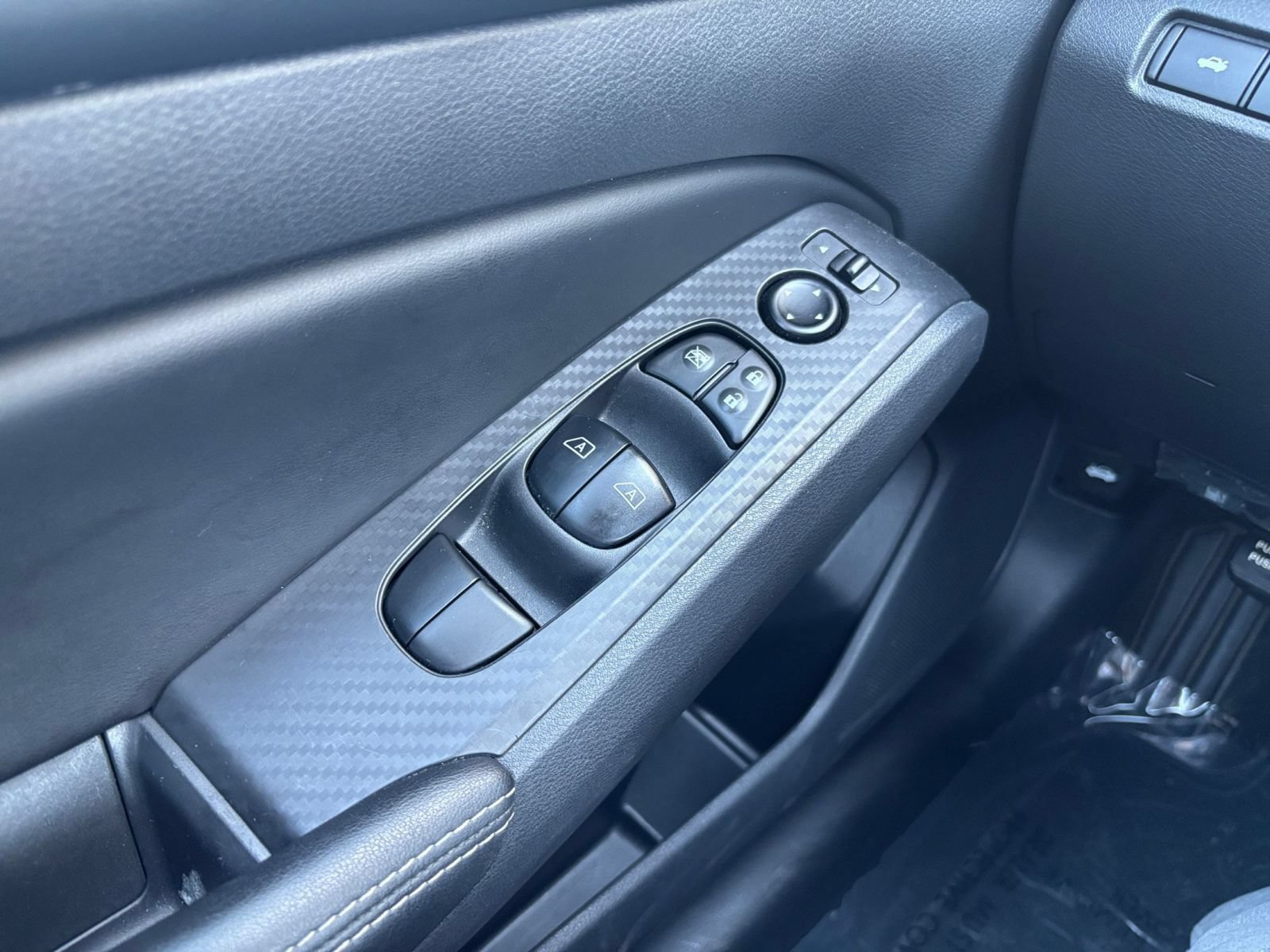 Used 2025 Nissan Altima 2.5 SV FWD image 18