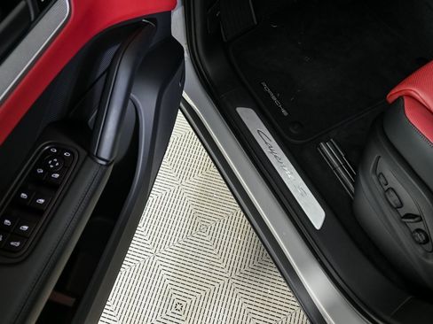 New 2026 Porsche Cayenne S image 8