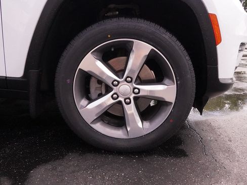 Used 2021 Jeep Grand Cherokee L Limited RWD image 37