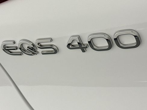 New 2026 Mercedes-Benz EQS 400 4MATIC SUV image 9