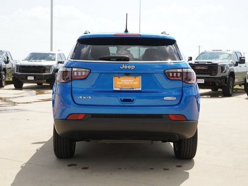 Used 2023 Jeep Compass Latitude AWD/4WD image 8