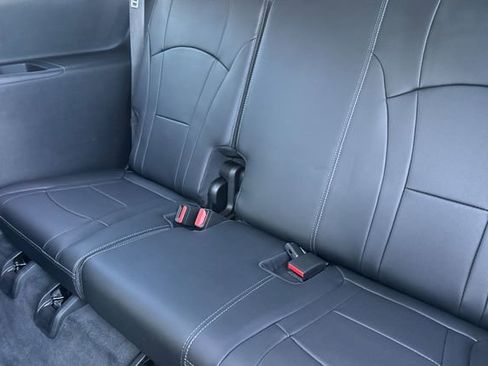 Used 2019 Buick Enclave Avenir w/ Avenir Technology Package image 18