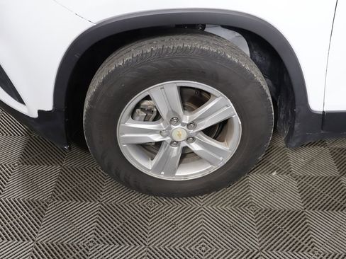 Used 2022 Chevrolet Trax LS AWD/4WD image 14
