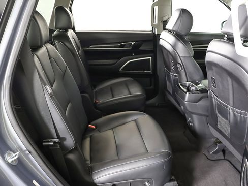 Used 2023 Kia Telluride S image 33