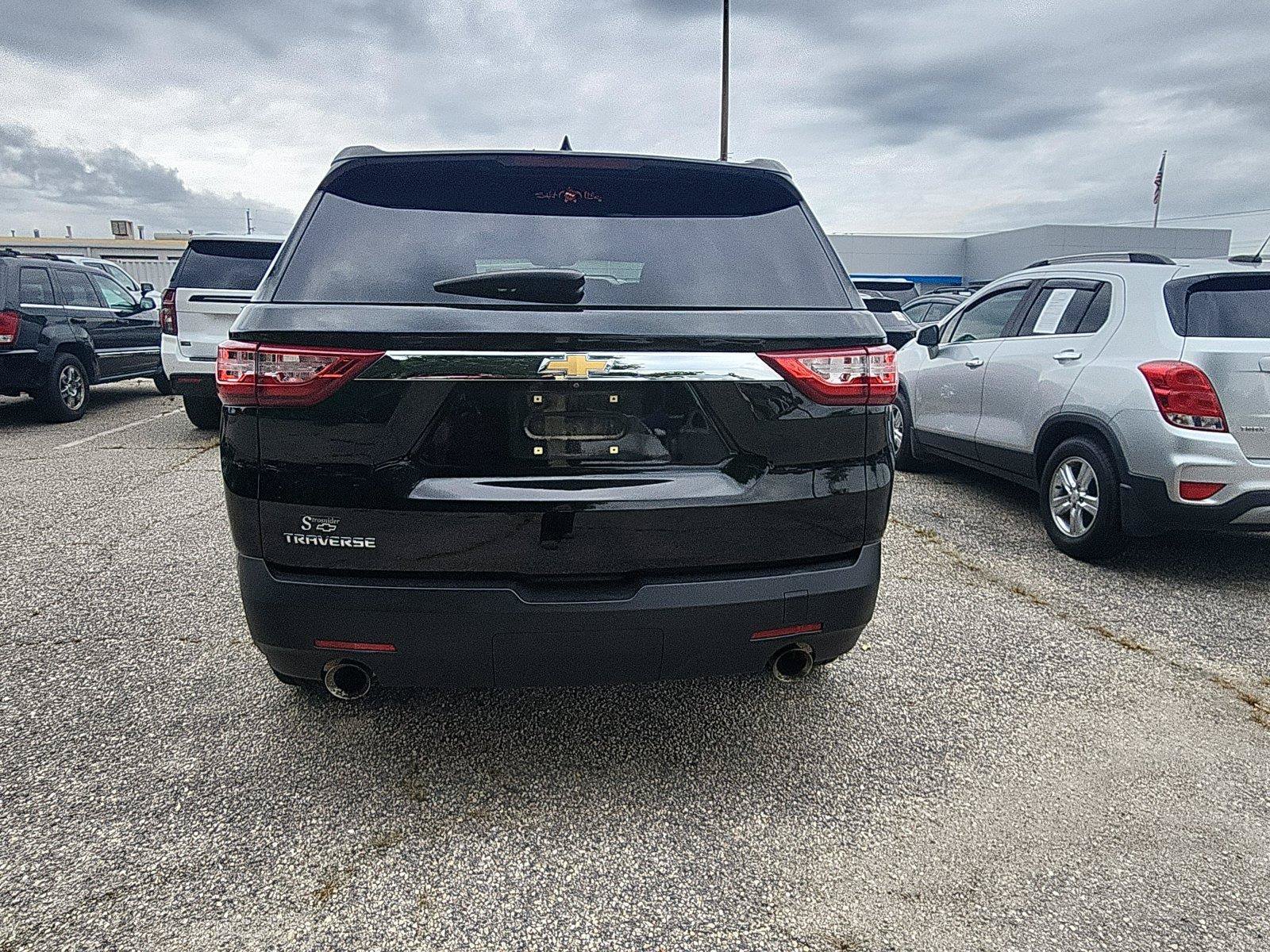 Used 2020 Chevrolet Traverse LS FWD image 4