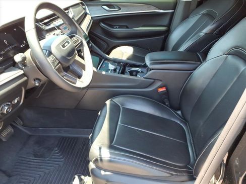 Used 2023 Jeep Grand Cherokee L Limited w/ Luxury Tech Group II AWD/4WD image 11