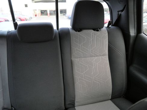 Certified 2022 Toyota Tacoma TRD Off-Road image 15