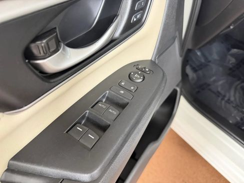 Used 2018 Honda CR-V EX-L image 18