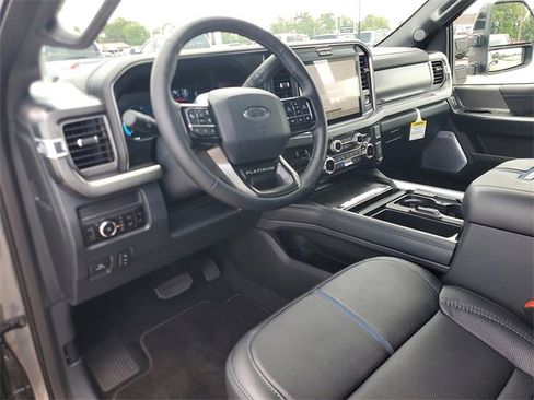 New 2025 Ford F250 Platinum image 18