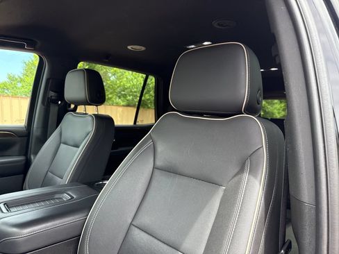 Used 2024 Chevrolet Tahoe Premier AWD/4WD image 13