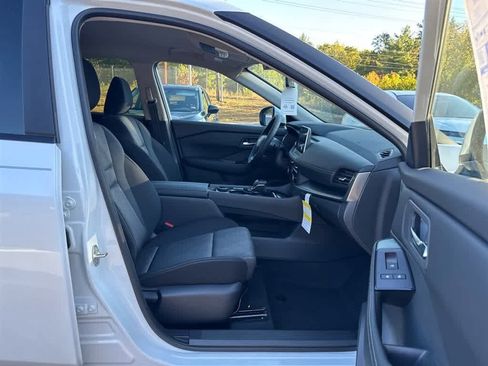 New 2026 Nissan Rogue SV image 27