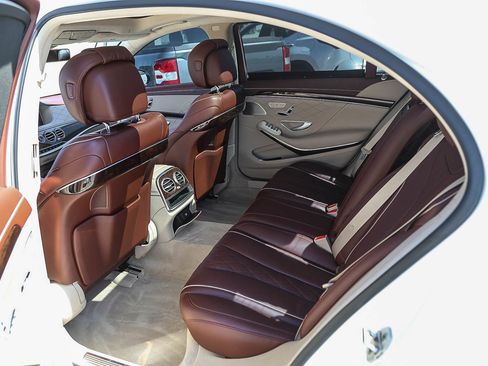 Used 2018 Mercedes-Benz S 560 Sedan image 18