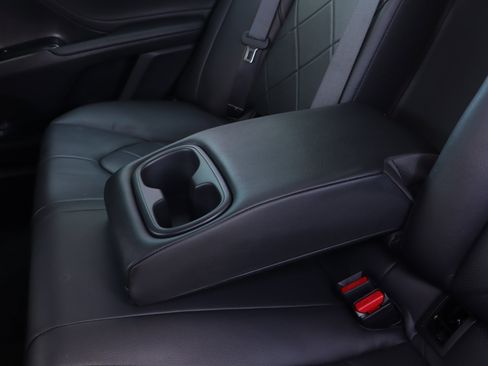 Used 2018 Toyota Camry XLE image 25