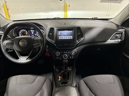 Used 2019 Jeep Cherokee Latitude w/ Popular Appearance Group FWD image 10
