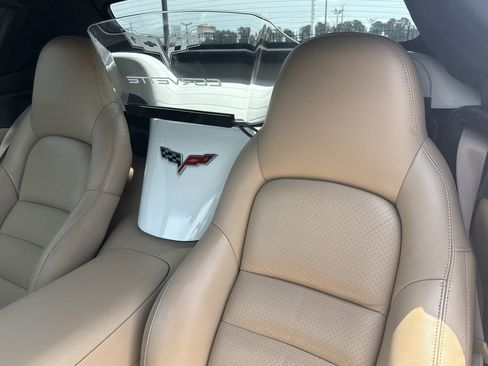 Used 2005 Chevrolet Corvette Convertible w/ Preferred Equipment Group RWD image 23