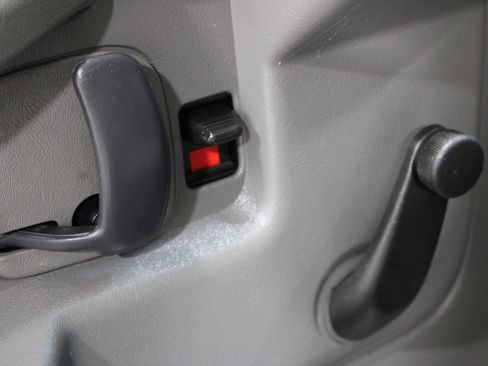 Used 2013 GMC Savana 2500 w/ Cold Climate Package RWD image 6