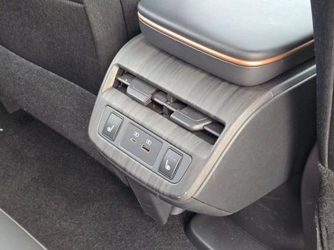 Used 2023 Nissan Ariya AWD image 14