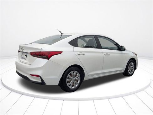 Used 2020 Hyundai Accent SE image 3