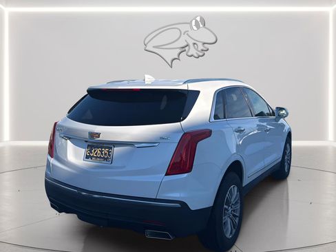 Used 2017 Cadillac XT5 Luxury w/ Driver Awareness Package image 9