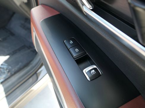 Used 2023 Kia Telluride EX w/ EX Captain's Chair Package AWD/4WD image 29
