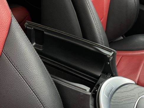 Used 2021 Mercedes-Benz GLC 300 4MATIC image 33