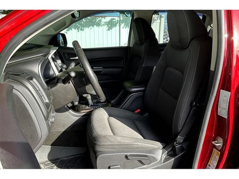 Used 2015 GMC Canyon SLE AWD/4WD image 23