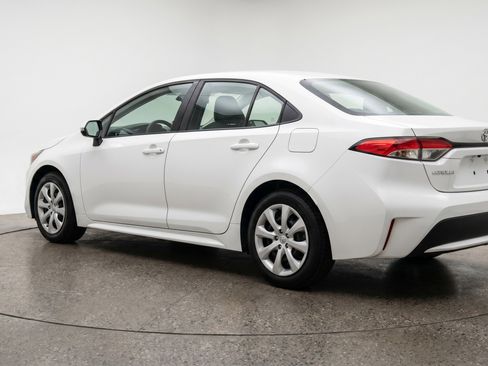 Used 2025 Toyota Corolla LE FWD image 6