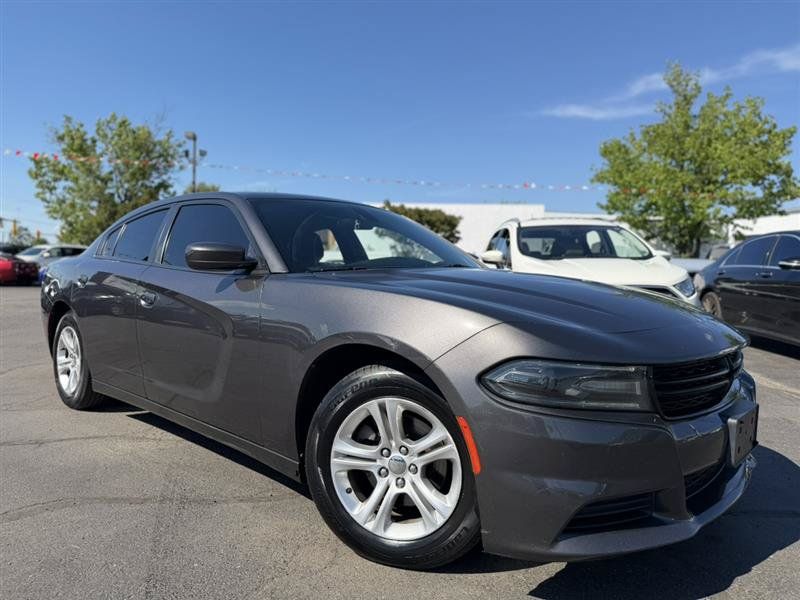 Used 2019 Dodge Charger SXT RWD image 3