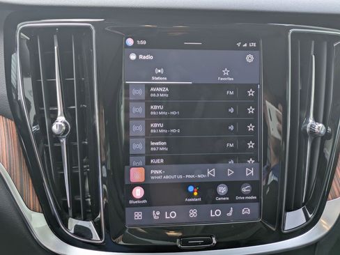 Used 2025 Volvo V60 B5 Cross Country Plus image 21