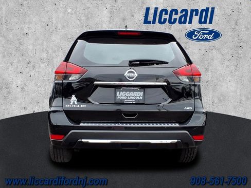 Used 2020 Nissan Rogue S image 2