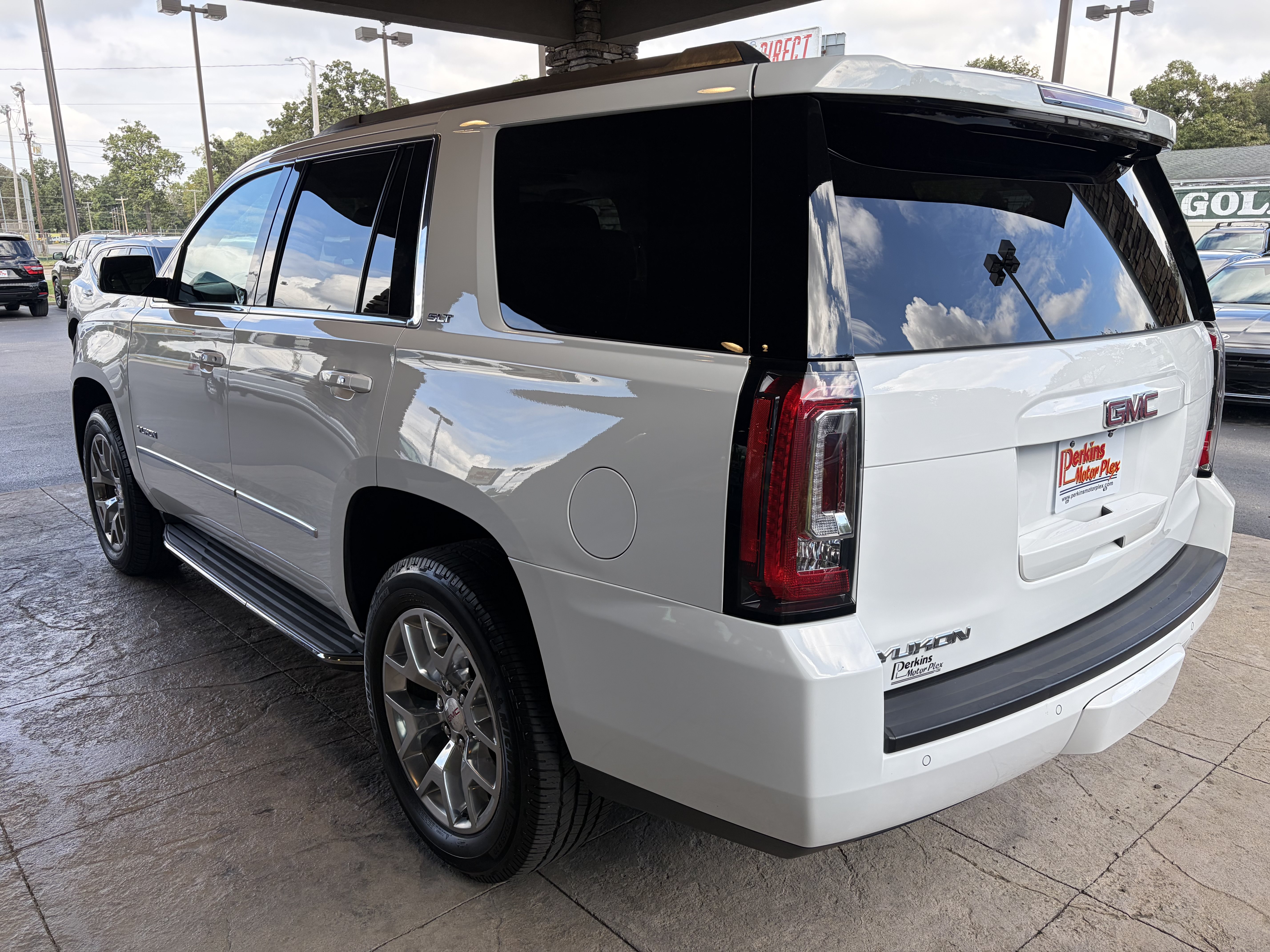 Used 2016 GMC Yukon SLT w/ Open Road Package AWD/4WD image 8