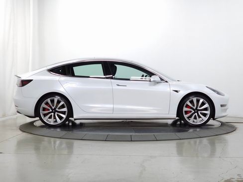 Used 2019 Tesla Model 3 Performance image 9