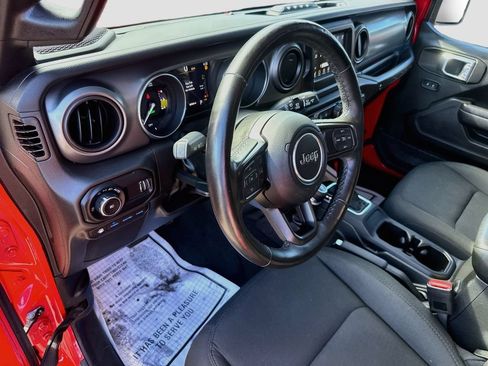 Used 2023 Jeep Wrangler Unlimited w/ Cold Weather Group AWD/4WD image 10