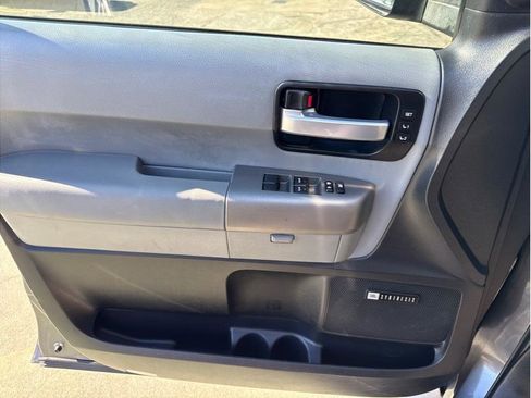 Used 2016 Toyota Sequoia Limited image 37