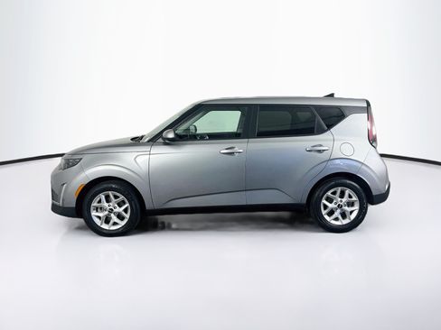Used 2025 Kia Soul LX w/ LX Technology Package FWD image 4