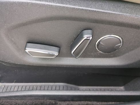 Used 2018 Ford Edge Titanium w/ Equipment Group 301A image 17