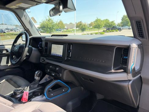 Used 2023 Ford Bronco Black Diamond w/ Sasquatch Package AWD/4WD image 29