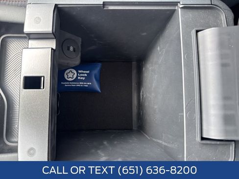 Used 2025 Ford Explorer Active AWD/4WD image 13