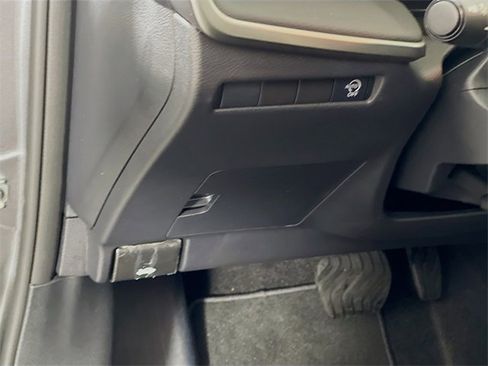 Used 2025 Nissan Kicks S image 11